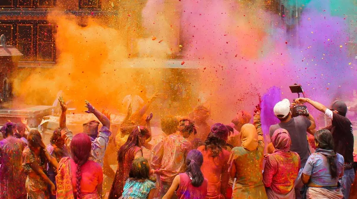 सलग दुसऱ्या वर्षी होळीच्या उत्सवावर पडले विरजण 1 holi utsav