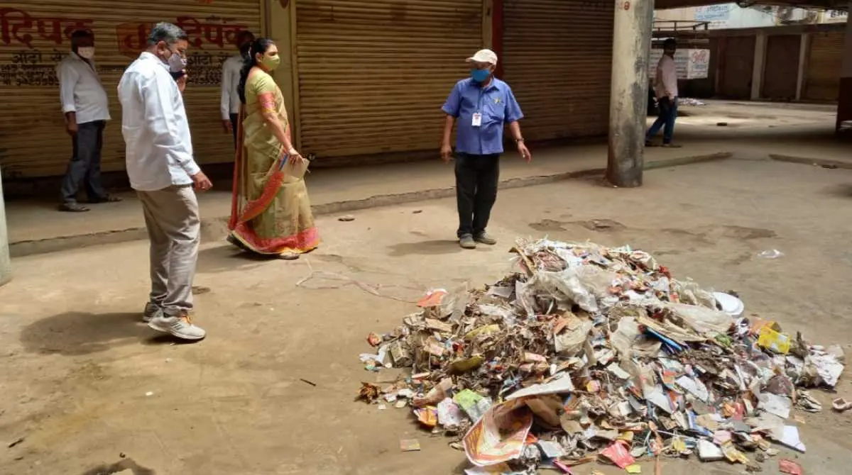 mayor jayashree mahajan inspected the cleaning of commercial complexes