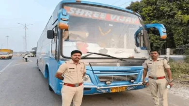 जळगावात नियम मोडणाऱ्या 10 बसेसवर दंडात्मक ; ठोकला 'एवढा' दंड 4 trvels karvai