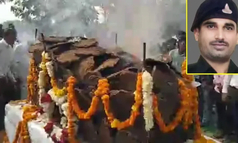वीर जवान विनोद पाटील अमर रहे…धरणगावच्या सुपुत्रावर शासकीय इतमामात अंत्यसंस्कार 1 vinod patil jawan jpg webp