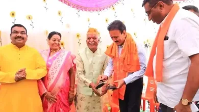अखेर स्वप्न पूर्ण! तब्बल 32 वर्षांनंतर पायात चपला घातल्या, जळगावातील कारसेवकाची अनोखी कहाणी 5 karsevak bhavsar jpg webp