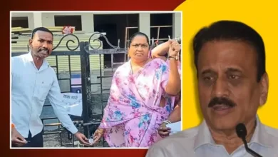 कोळी आंदोलकांचा संताप ! मंत्री महाजनांच्या कार्यालयाला टाळे ठोकले, गावबंदीचाही इशारा 3 office lock girish mahajan jpg webp