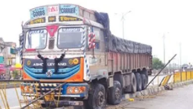 जळगावातील महामार्गावर अपघाताची मालिका सुरूच; मोठी दुर्घटना टळली 6 AJc