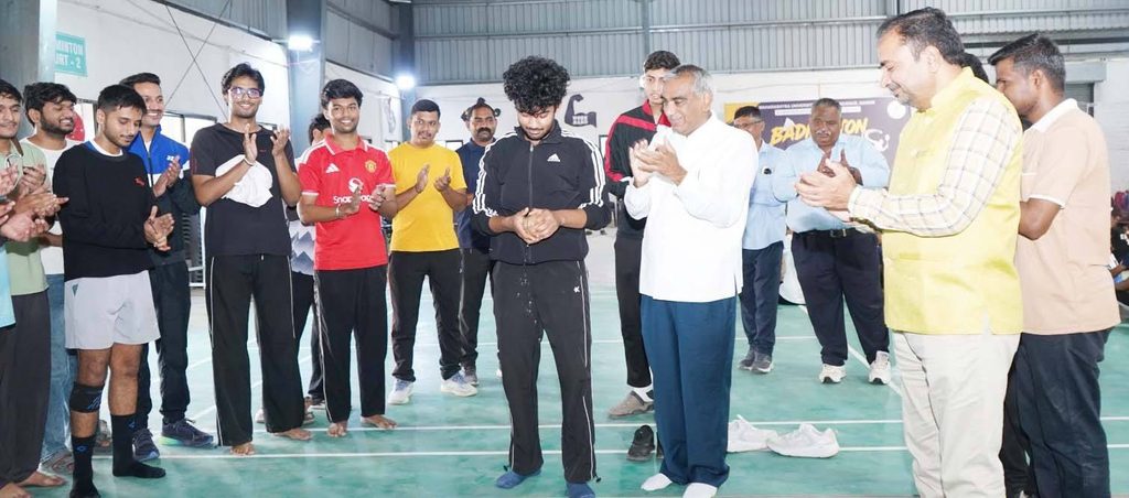 डॉ. उल्हास पाटील वैद्यकीय महाविद्यालयात आंतरविद्यापीठ बॅडमिंटन निवड चाचणी उत्साहात 2 New Project 9