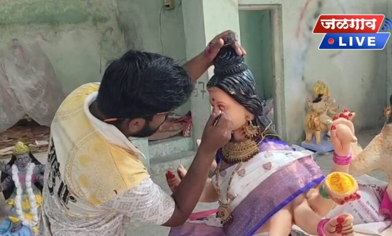 नवरात्रोत्सवाची लगबग! देवीच्या मूर्तींवर अखेरचा हात; यंदा किमतीत २०% पर्यंत वाढ 1 devi